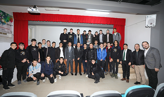 Rektör Sarıbıyık imam hatipli gençlerle buluştu