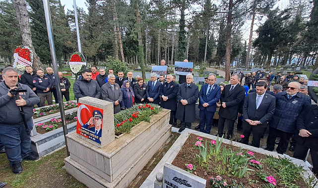Şehit Emniyet Müdürü Ali Gaffar Okkan, Sakarya'da mezarı başında anıldı