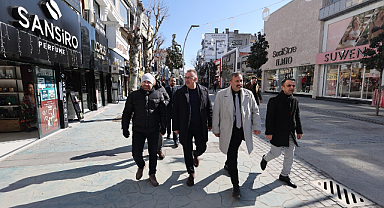 Başkan Işıksu, Çark Caddesi’nde Esnafla Buluştu