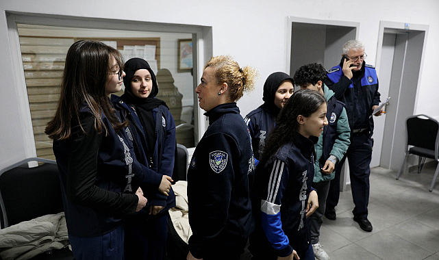 Sakarya’da çocuk zabıtalar sahaya indi