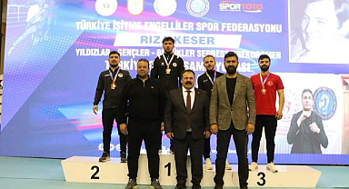 Büyükşehir güreşçileri Sivas’ta şampiyon oldu