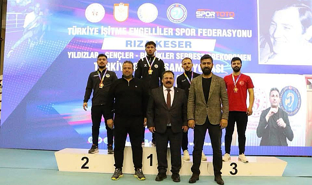 Büyükşehir güreşçileri Sivas’ta şampiyon oldu