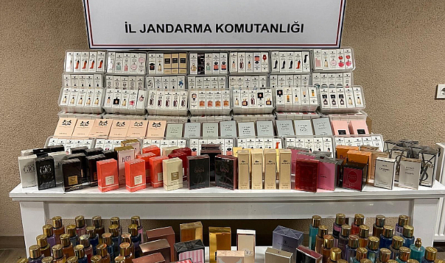 Sakarya Jandarma Yol Uygulamasında Kaçak Parfüm Ele Geçirdi.